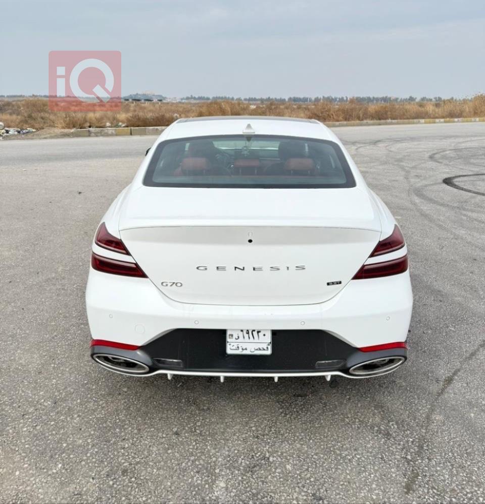 جنسس G70